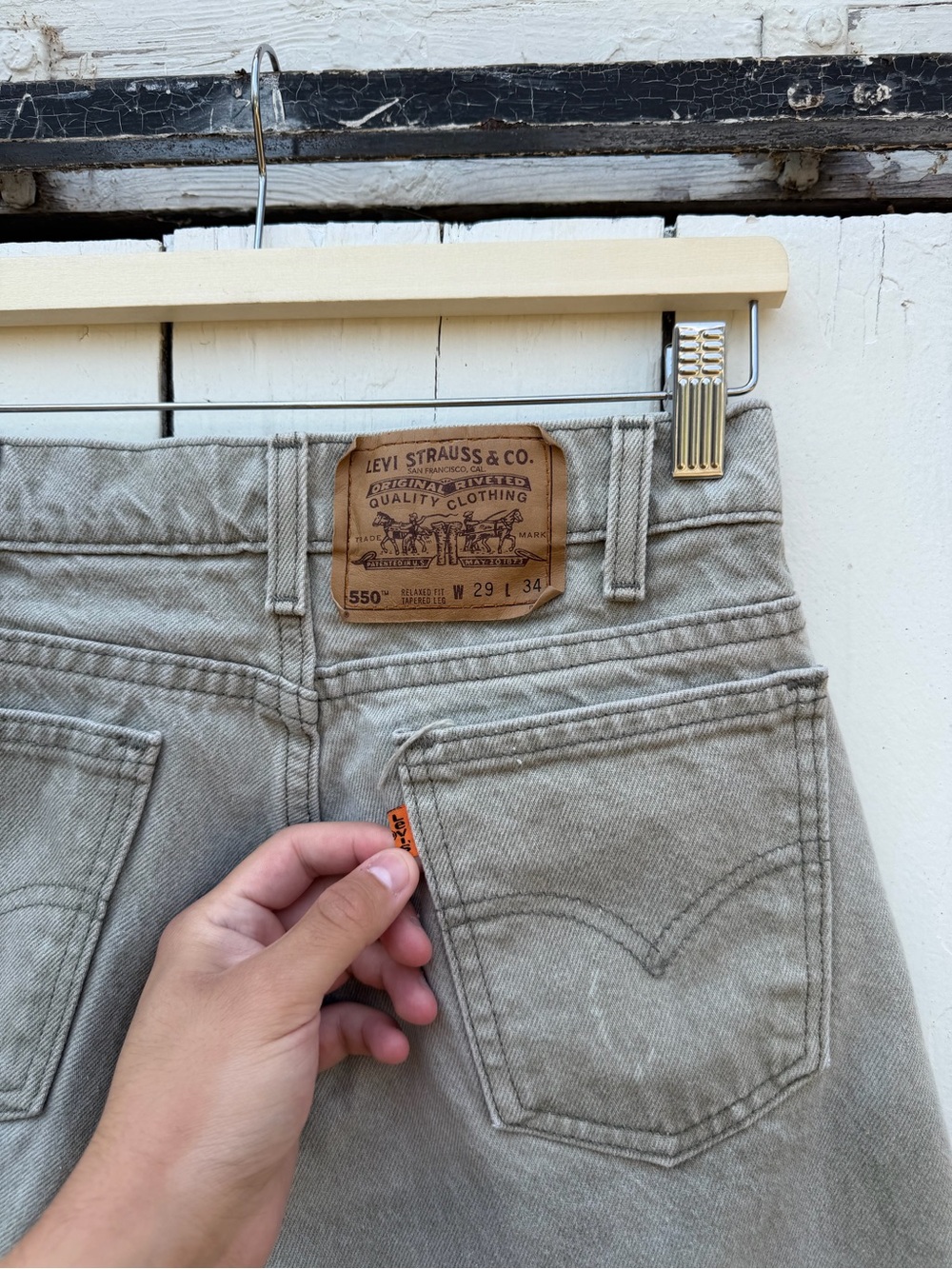 Levi's 550 Relaxed Fit Men’s Jeans in Light Taupe